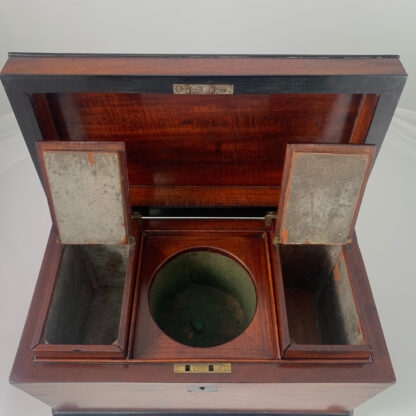 Early 19th Century English Georgian Mahogany Tea Caddy with fitted interior 5