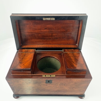 Early 19th Century English Georgian Mahogany Tea Caddy with fitted interior 4