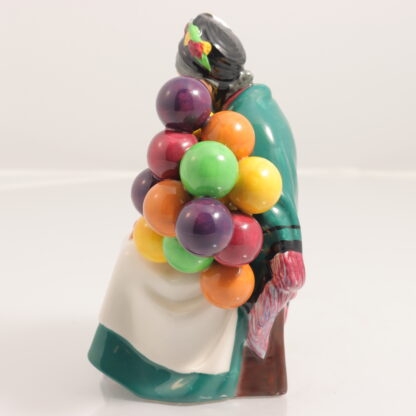 Vintage “the Old Balloon Seller” Character Hn 1315 By Royal Doulton 2