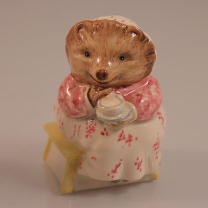 1989 & 2002 Beatrix Potter Figurines “mrs Tiggy Winkle Takes Tea” & “little Pig Robinson” By Royal Doulton & John Beswick 11